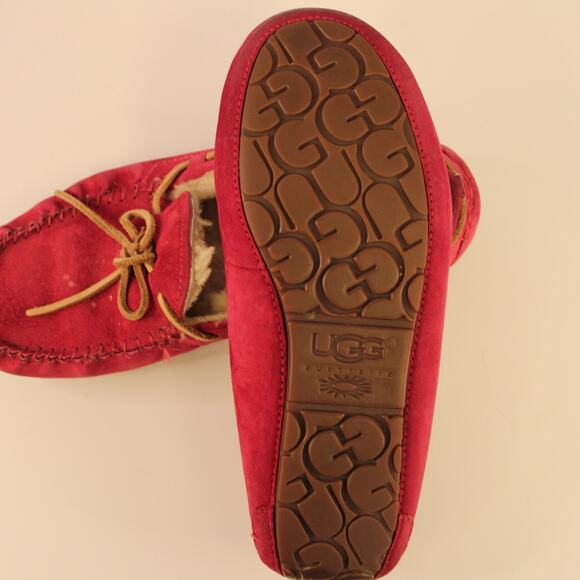 Ugg Women Dakota Moccasin Slipper Flat Round Toe Red Sz 7 - Picture 7 of 7